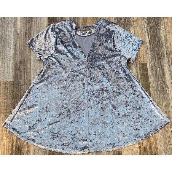 MTS Womens Blue Velvet Shirt Size Medium Pendulum Bottom Peep Open Back NWT - Picture 4 of 11